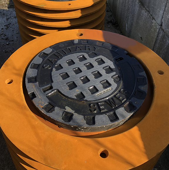 Sanitary Sewer Frame and Cover_576x581